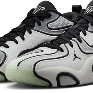Jordan Men's Black and Gray Sneakers